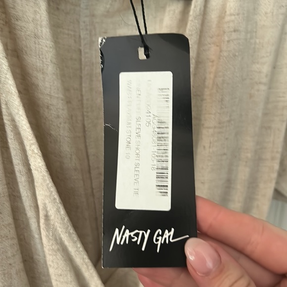 Cream romper - Picture 3 of 3